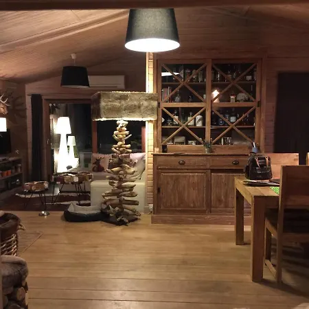Our Woodhouse * Resteigne